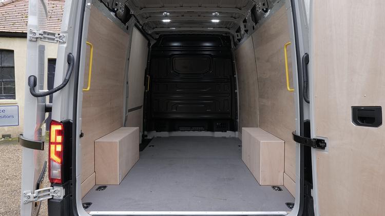 Volkswagen CRAFTER CR35 LWB DIESEL FWD 2.0 TDI 140PS Commerce ETG Dropside Auto